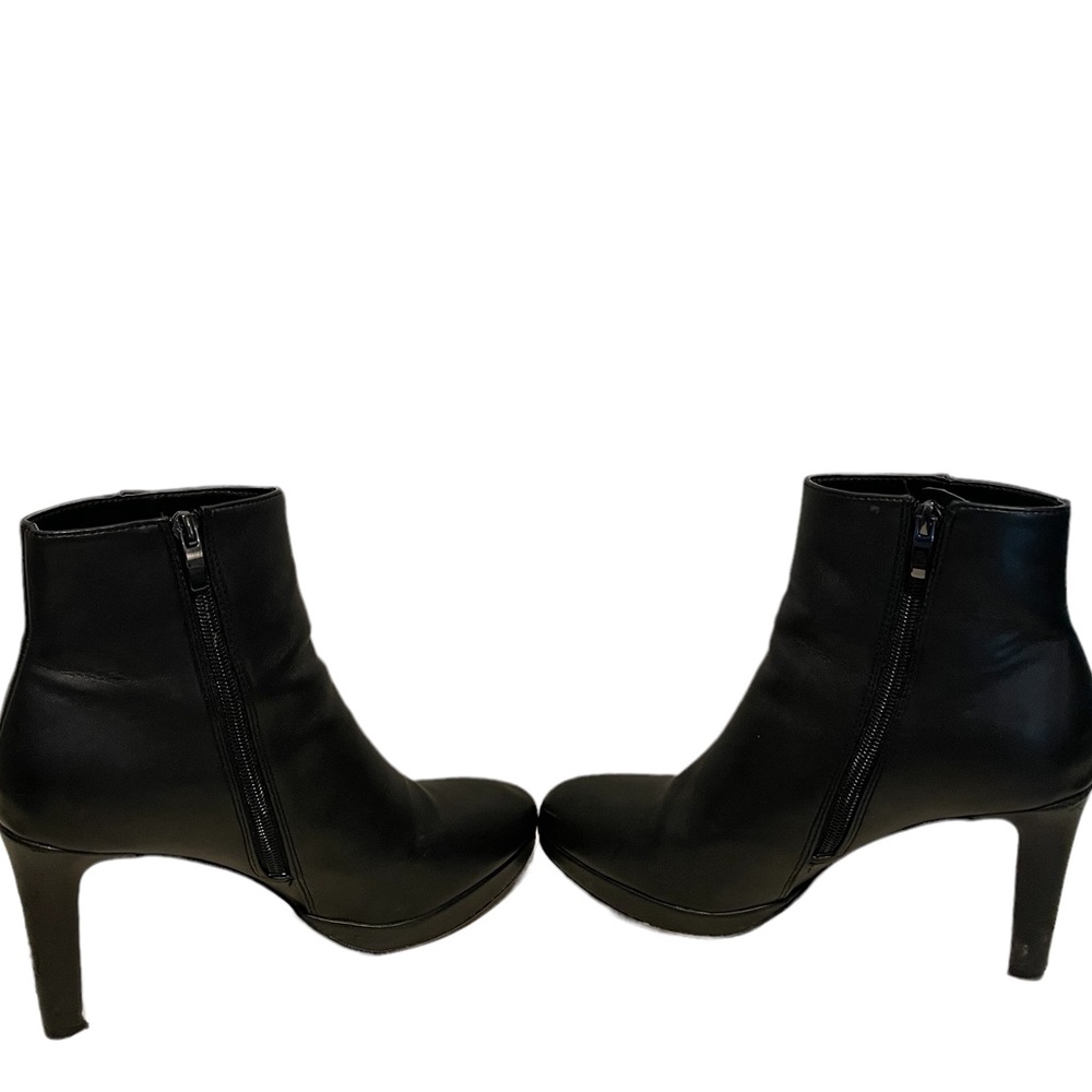 Black bootie